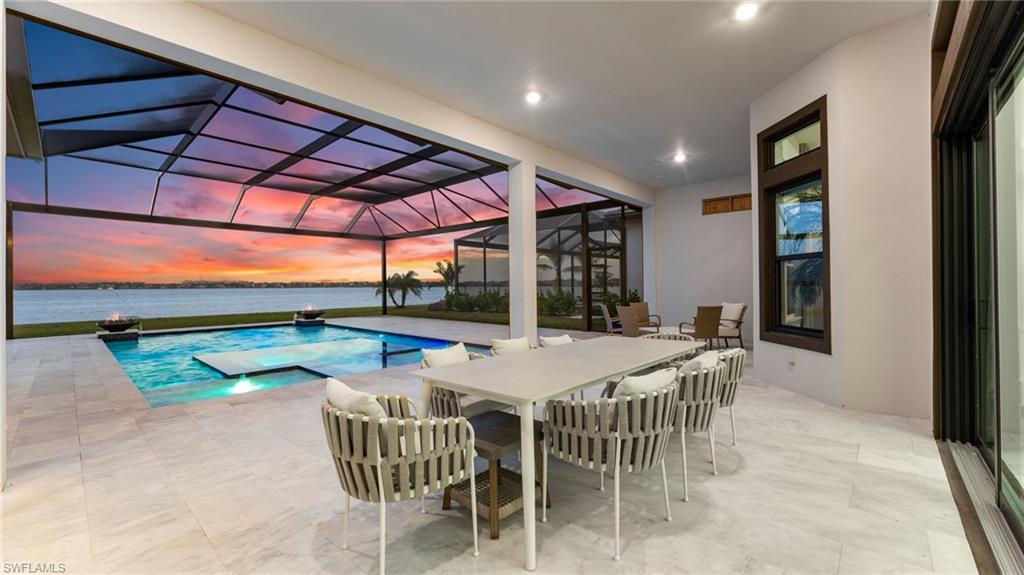 ESPLANADE LAKE CLUB - Residential