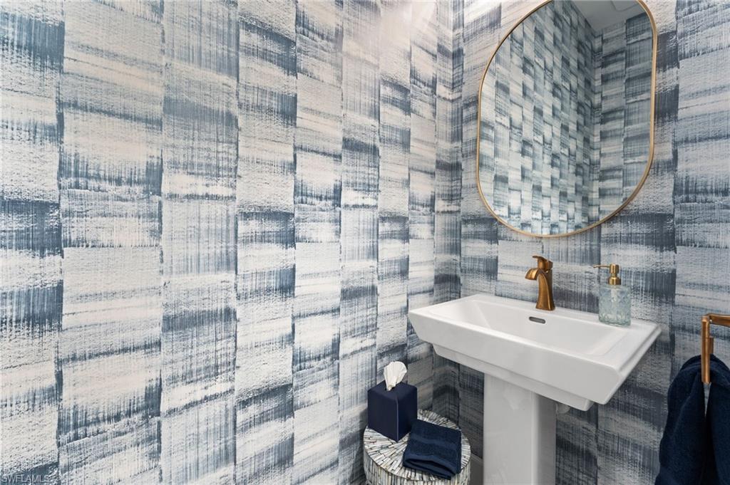 ESPLANADE LAKE CLUB - Residential