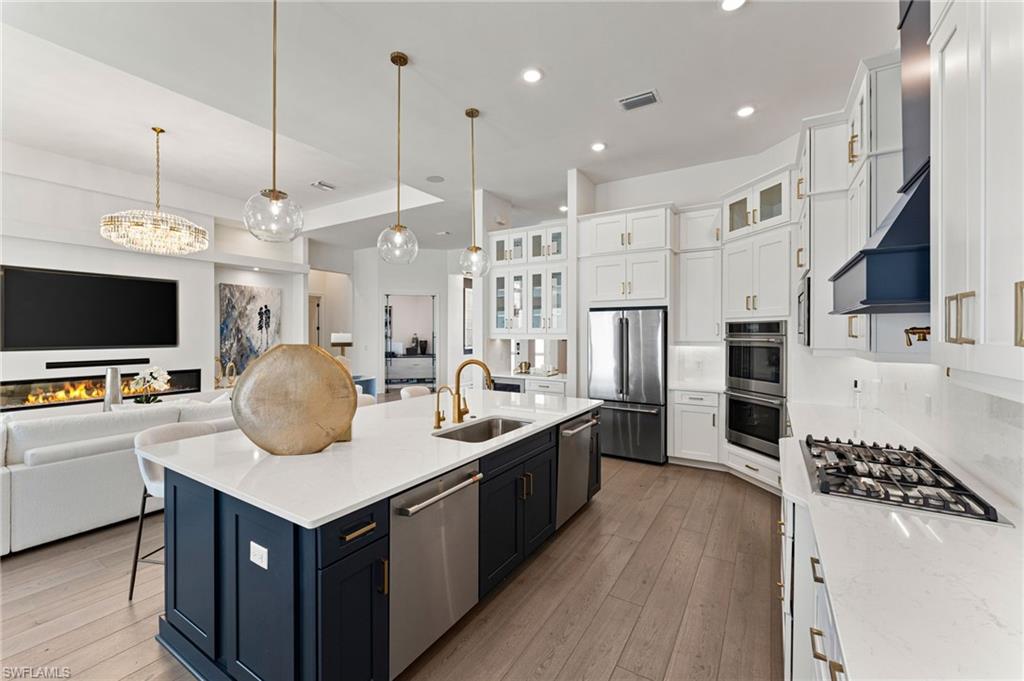 ESPLANADE LAKE CLUB - Residential