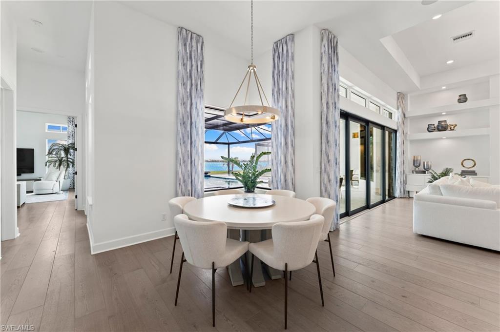 ESPLANADE LAKE CLUB - Residential