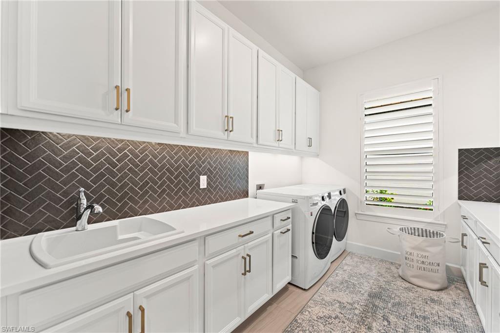 ESPLANADE LAKE CLUB - Residential