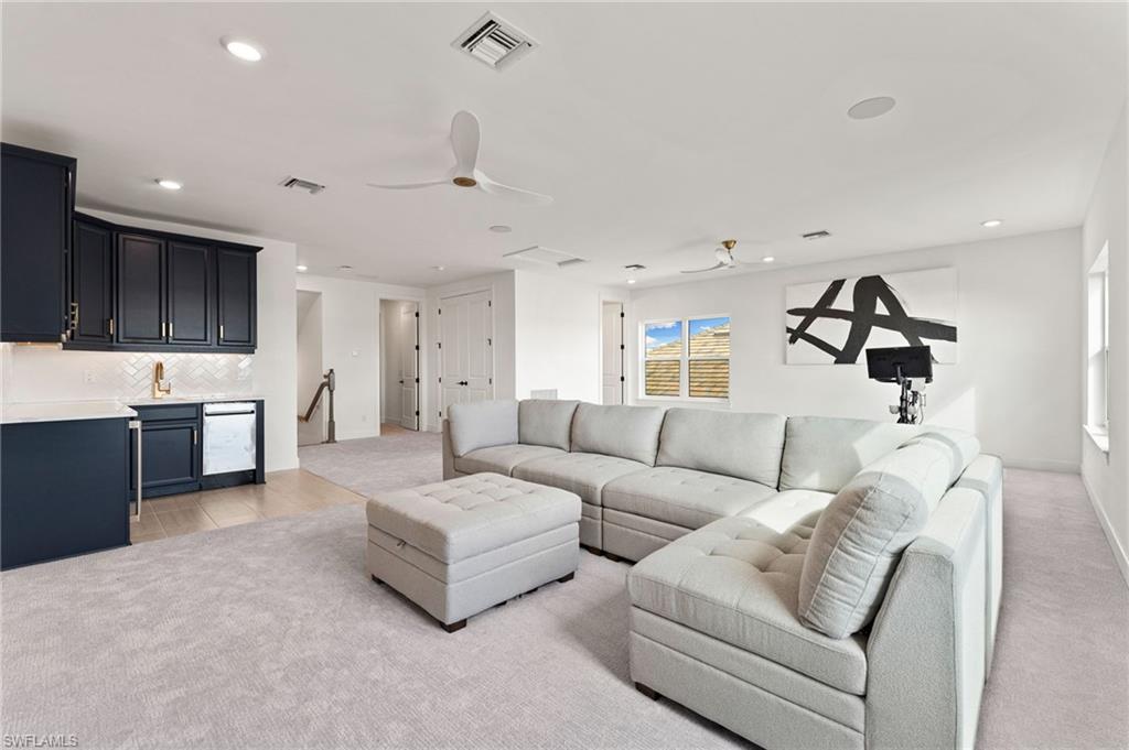 ESPLANADE LAKE CLUB - Residential