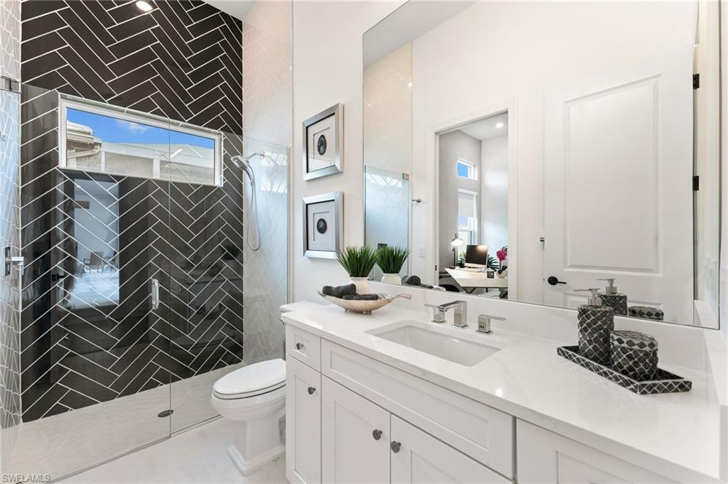 ESPLANADE LAKE CLUB - Residential