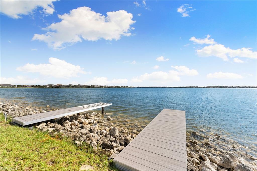 ESPLANADE LAKE CLUB - Residential