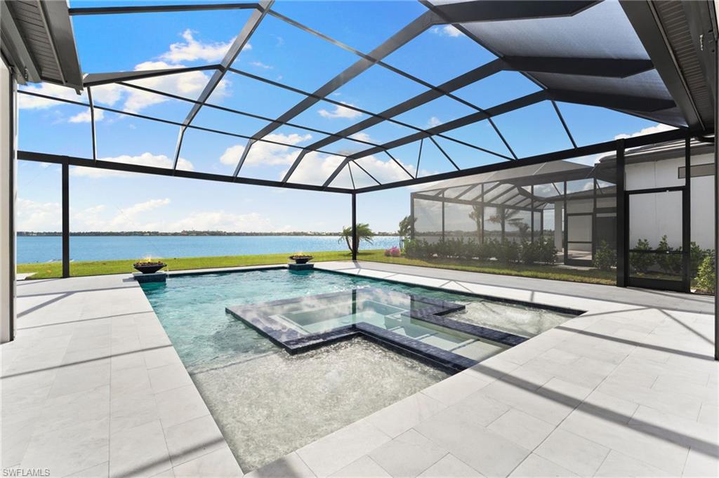 ESPLANADE LAKE CLUB - Residential