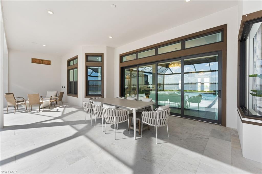 ESPLANADE LAKE CLUB - Residential