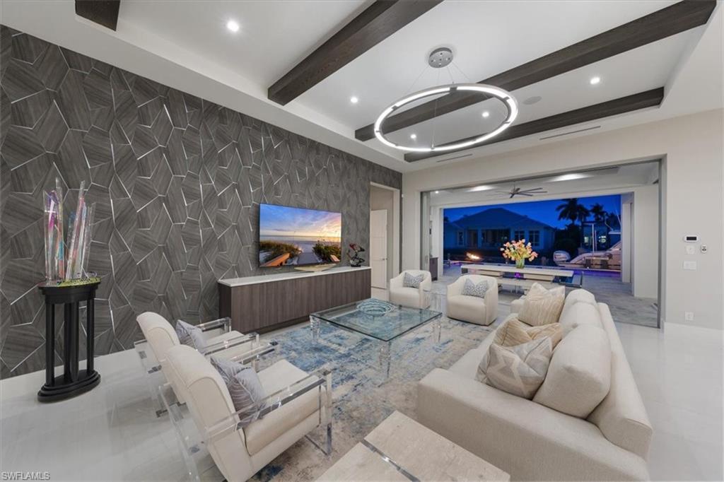 ROYAL HARBOR - Residential