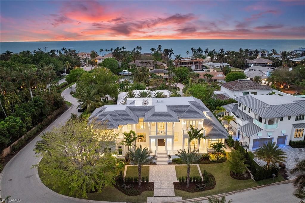 Photo of 12 Sabre LN, NAPLES, FL 34102 (MLS # 224089919)