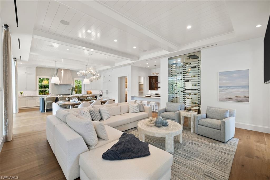 SABRE CAY - Residential