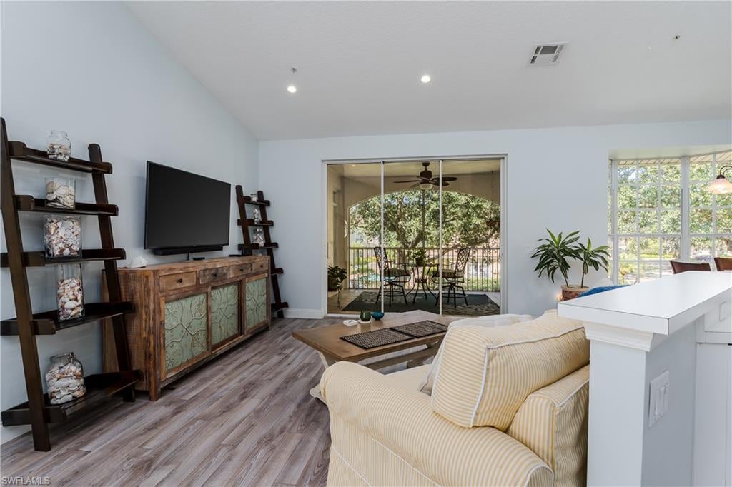 56 Silver Oaks CIR 202