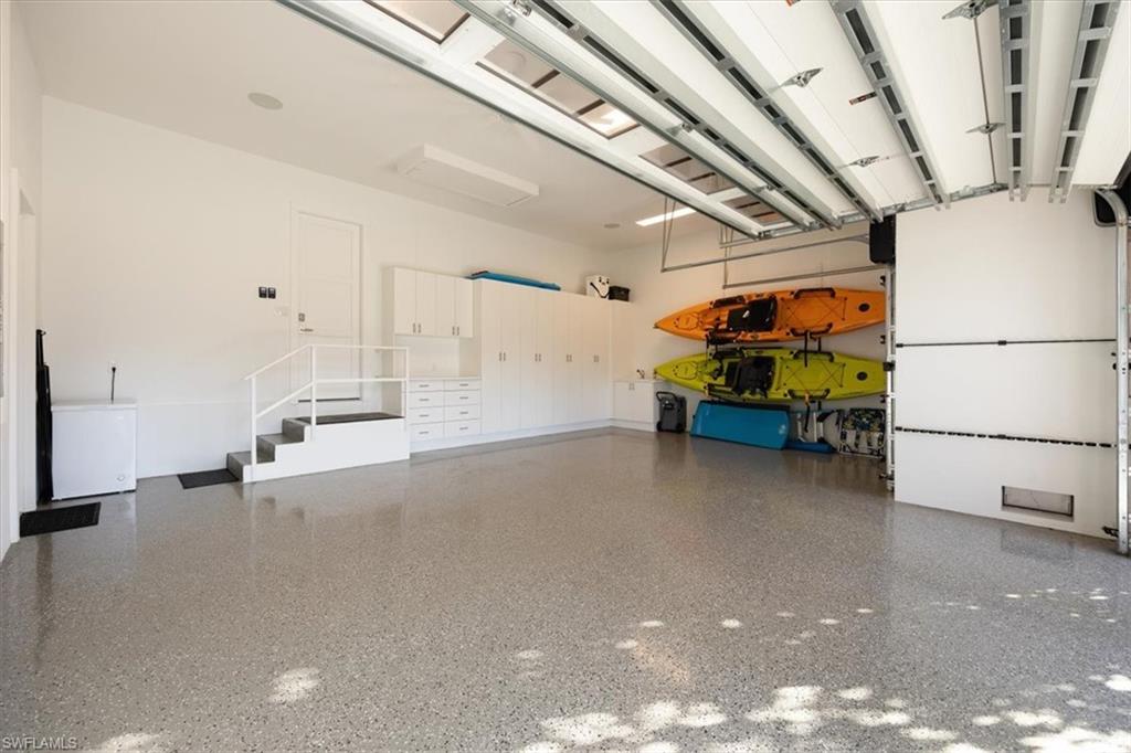 GOLDEN SHORES - Residential