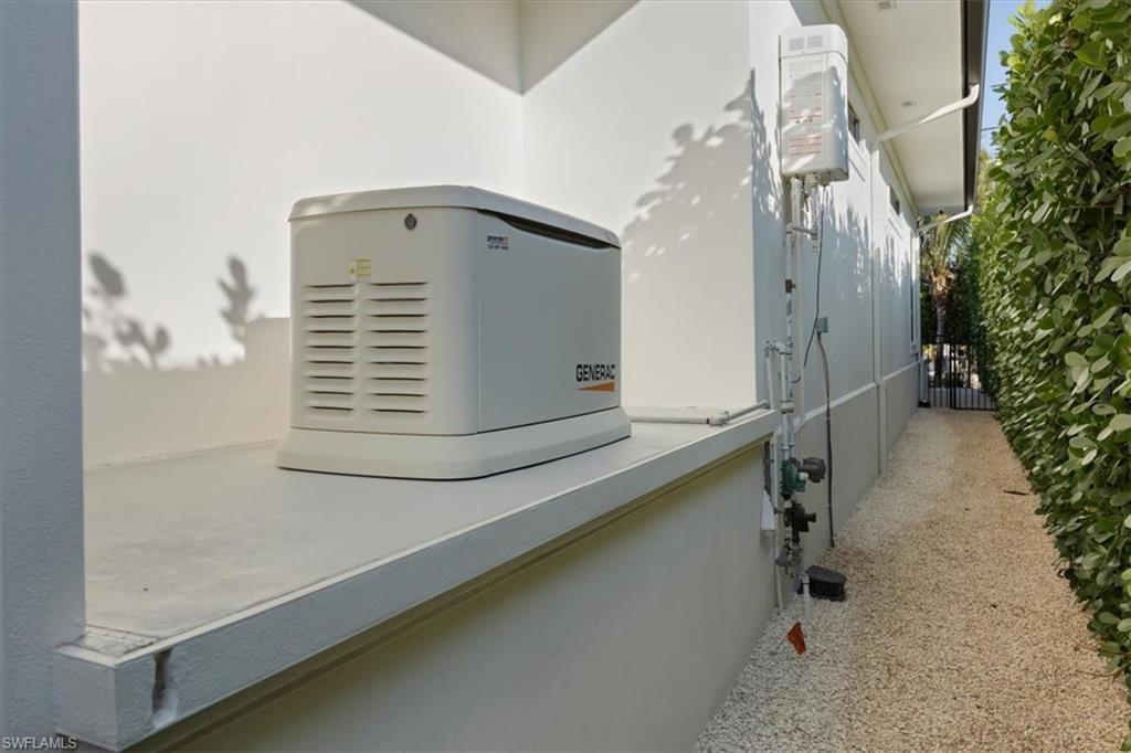 GOLDEN SHORES - Residential