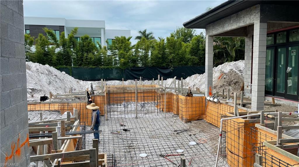 MOORINGS - Residential