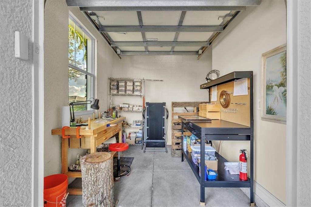 COUNTRY CLUB - Residential