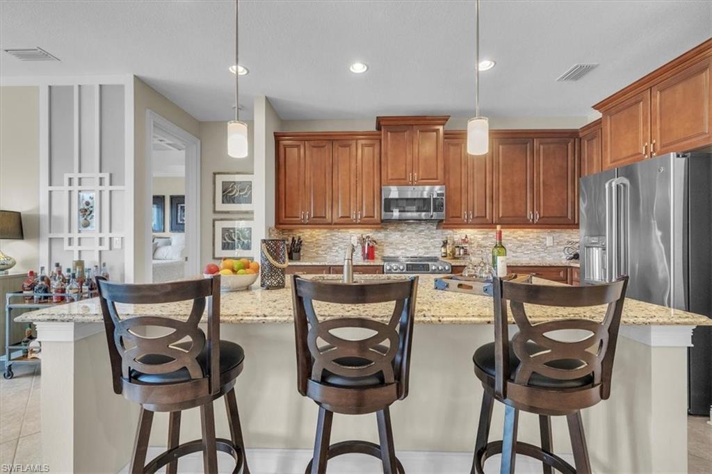 COUNTRY CLUB - Residential