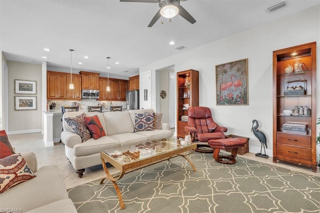 COUNTRY CLUB - Residential