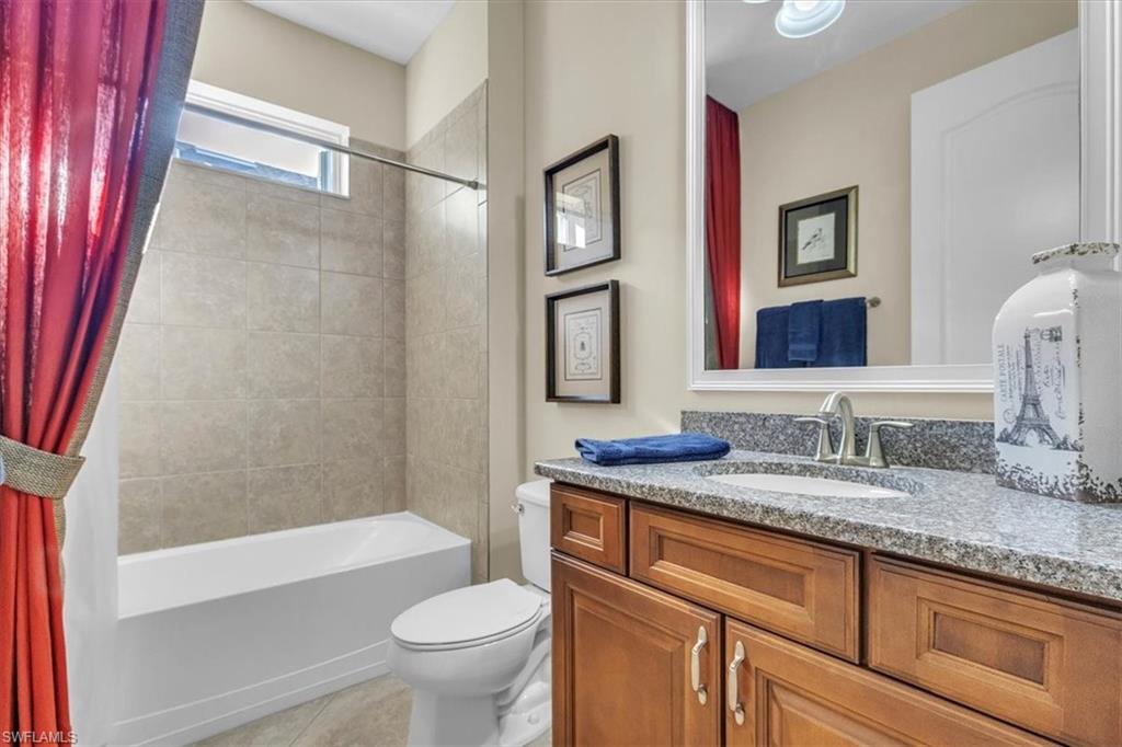 COUNTRY CLUB - Residential