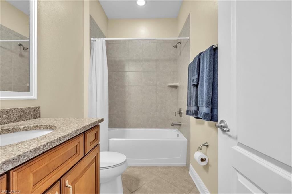 COUNTRY CLUB - Residential