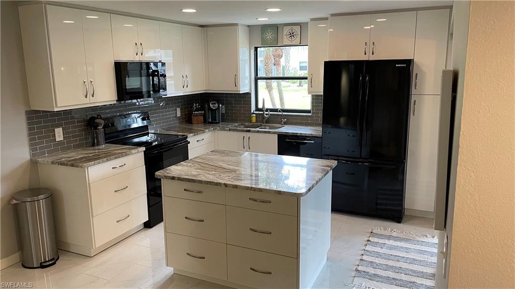 NEWPORT GLEN - Residential