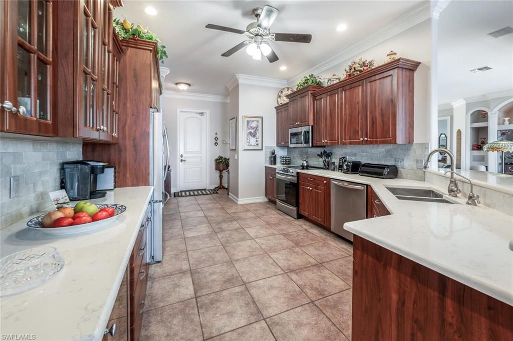 YACHT CLUB - Residential