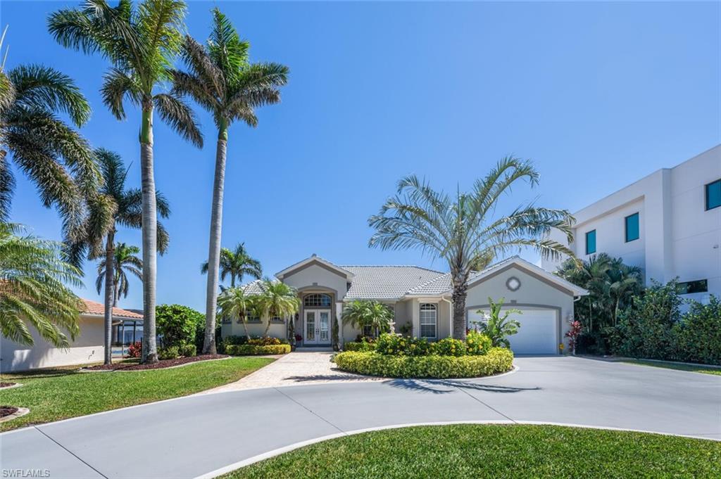 YACHT CLUB - Residential