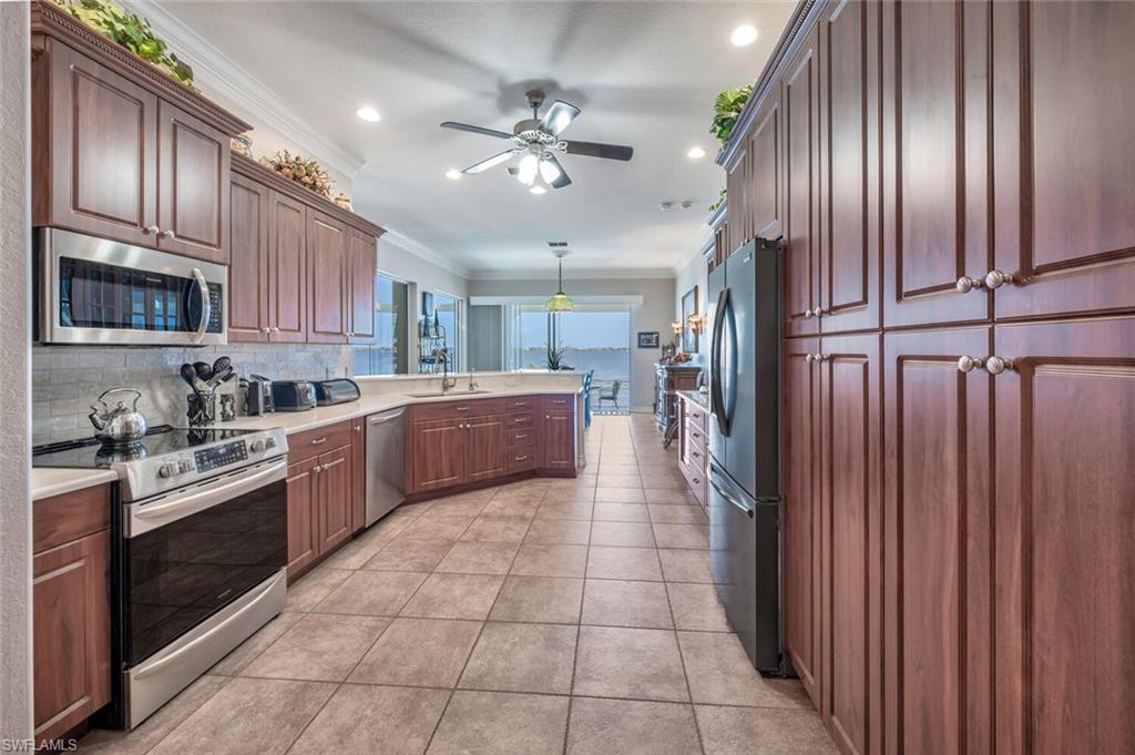 YACHT CLUB - Residential