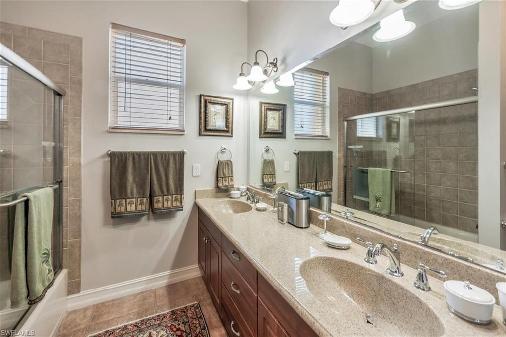 YACHT CLUB - Residential