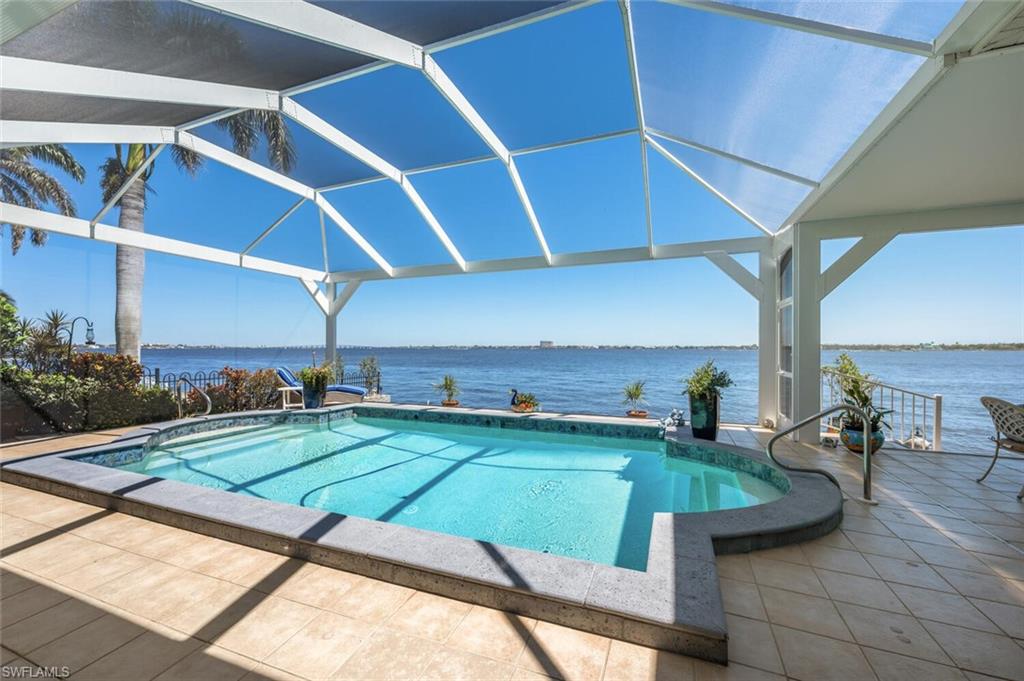 YACHT CLUB - Residential