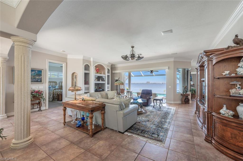 YACHT CLUB - Residential