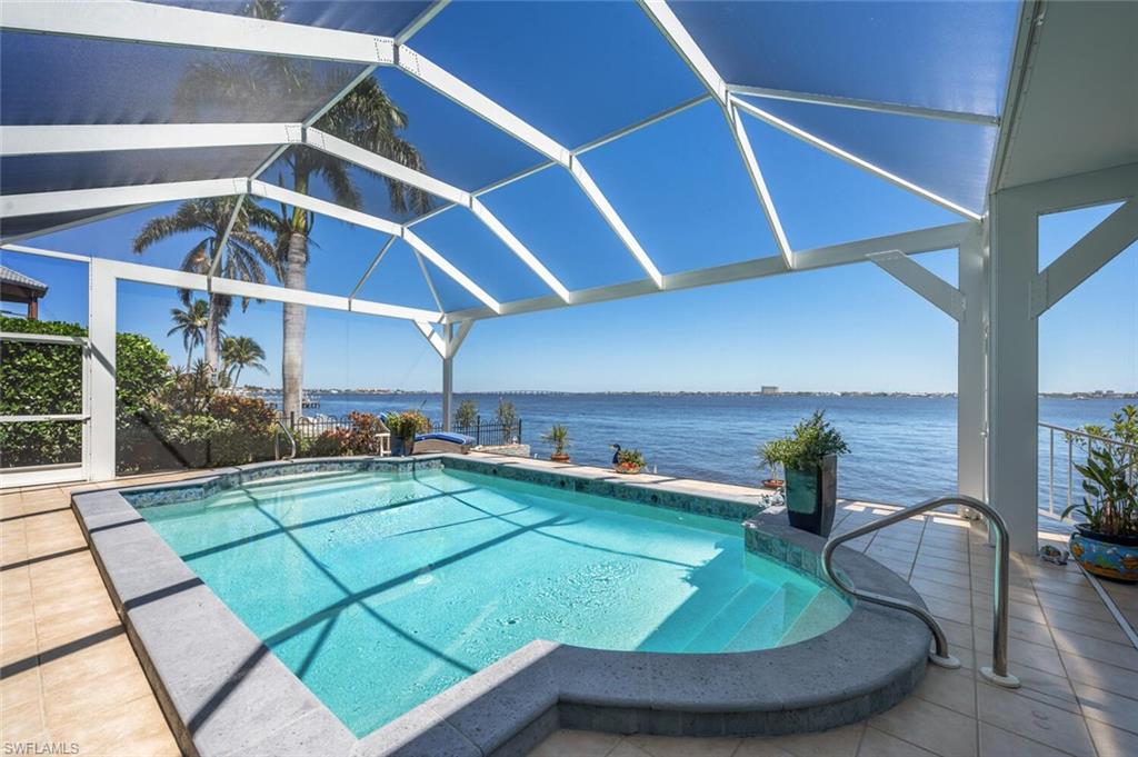 YACHT CLUB - Residential