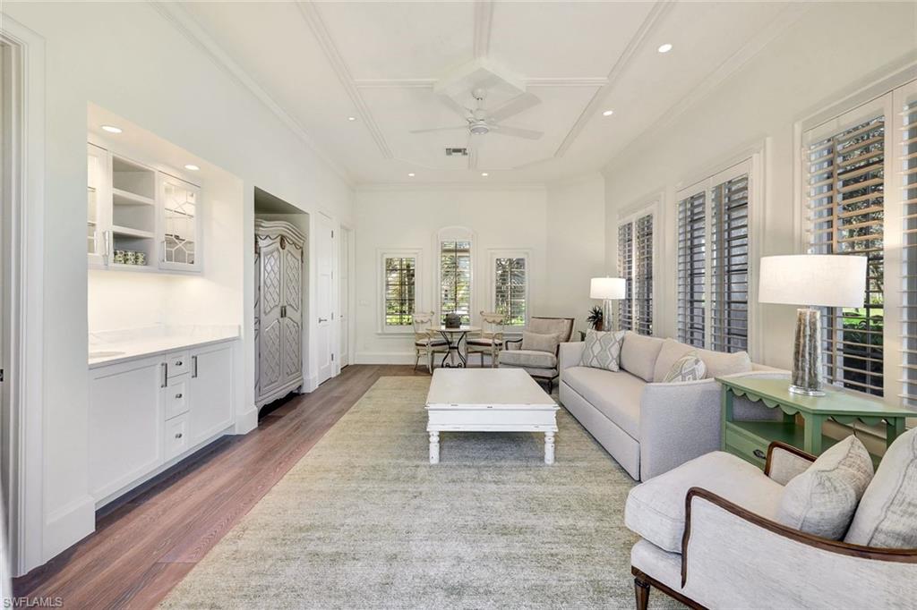 BAY WOODS - Residential