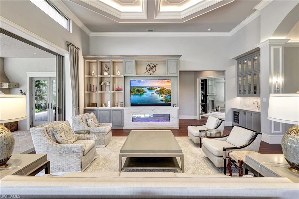 BAY WOODS - Residential