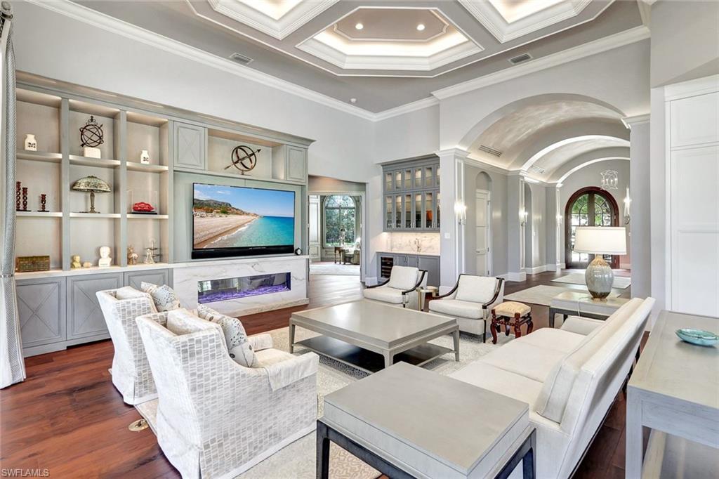 BAY WOODS - Residential