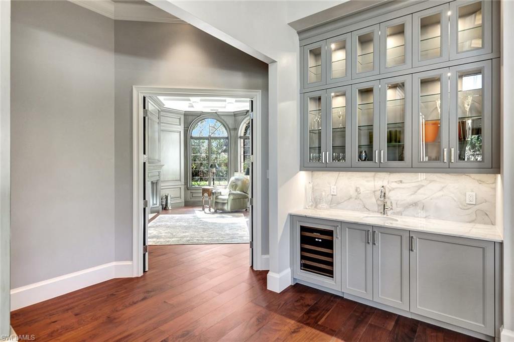 BAY WOODS - Residential