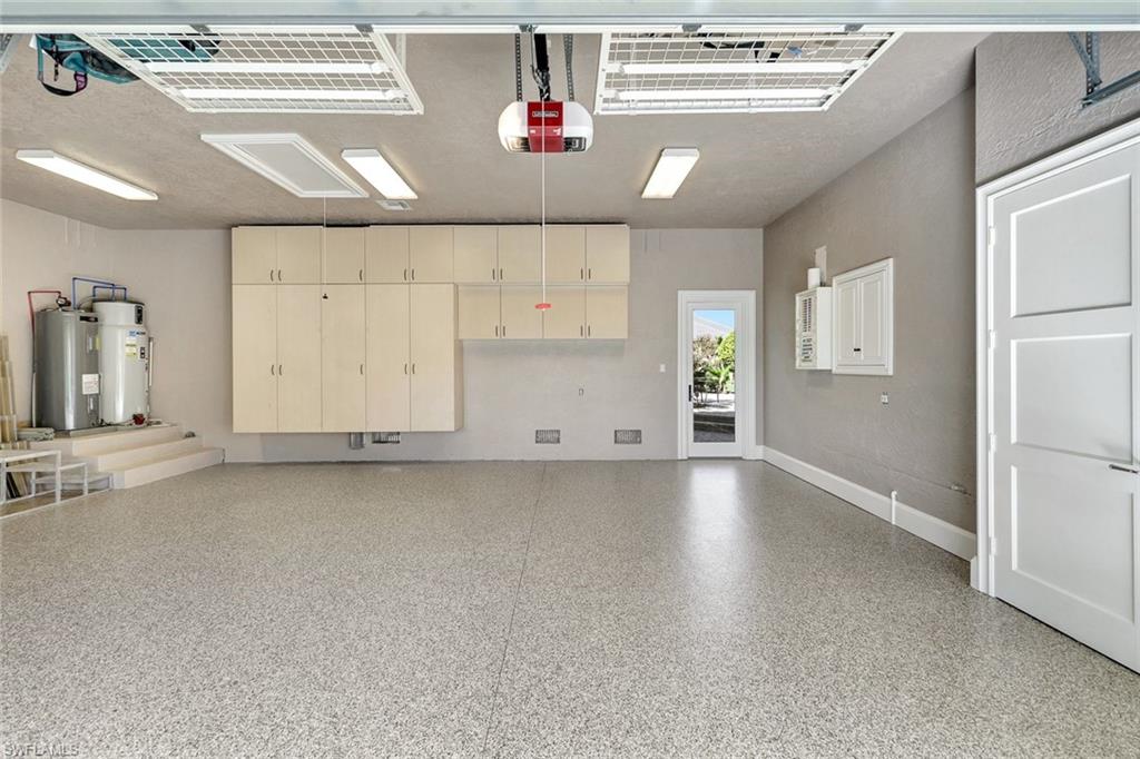 BAY WOODS - Residential