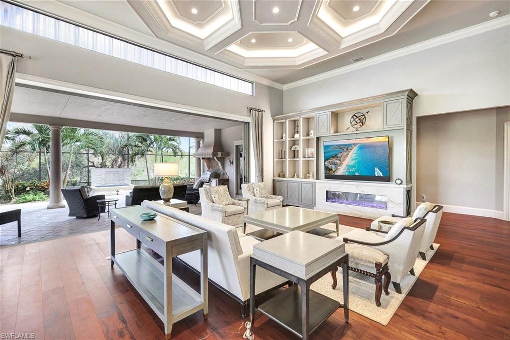 BAY WOODS - Residential