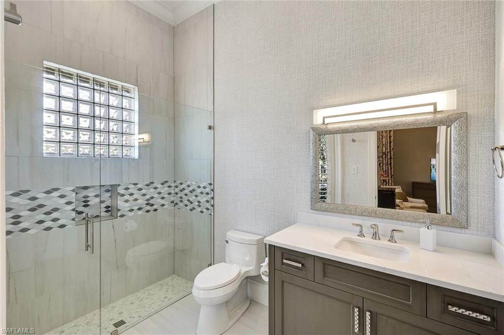 BAY WOODS - Residential