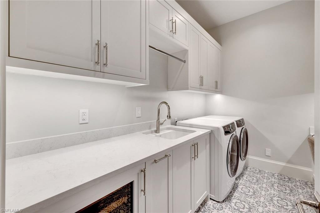 BAY WOODS - Residential