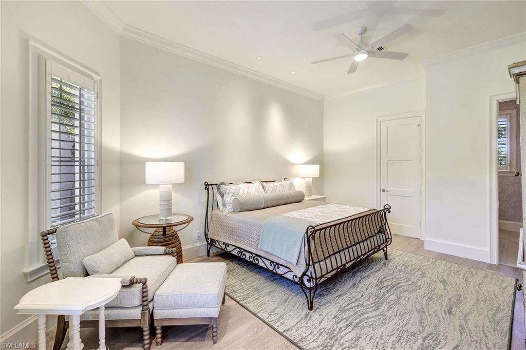 BAY WOODS - Residential