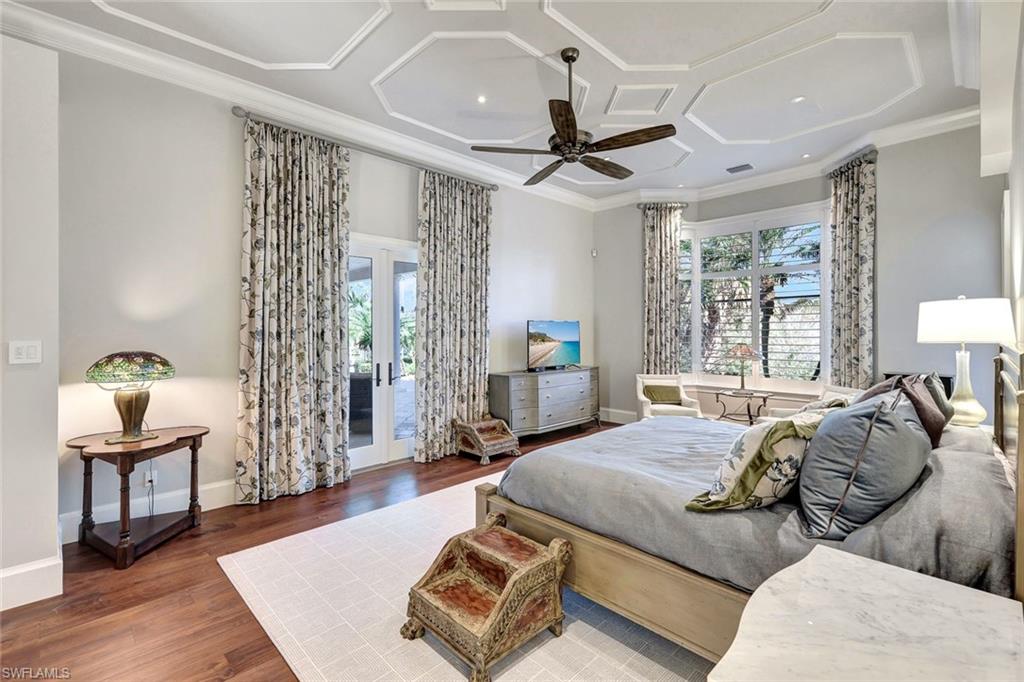 BAY WOODS - Residential