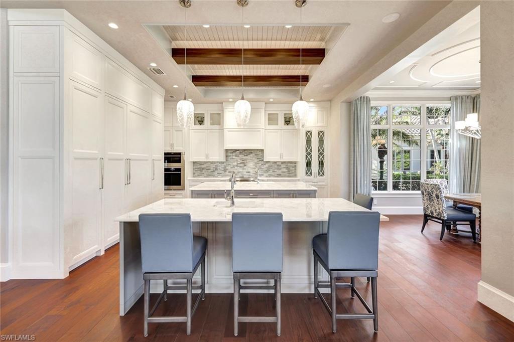 BAY WOODS - Residential