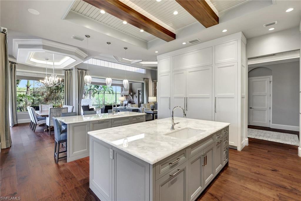 BAY WOODS - Residential