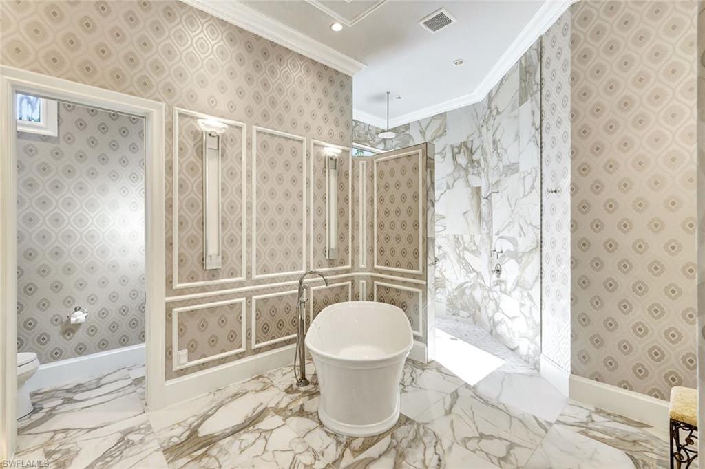 BAY WOODS - Residential