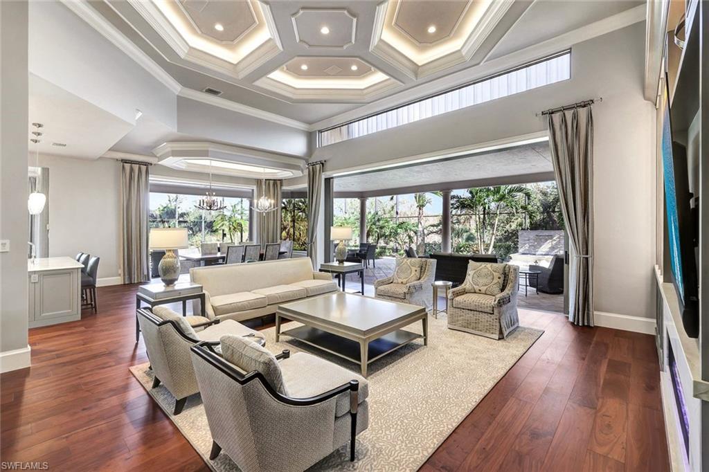 BAY WOODS - Residential