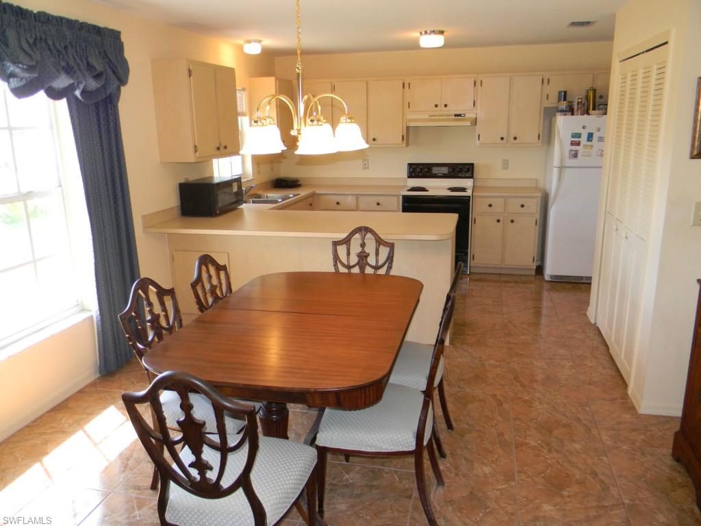 SAN CARLOS PARK - Residential