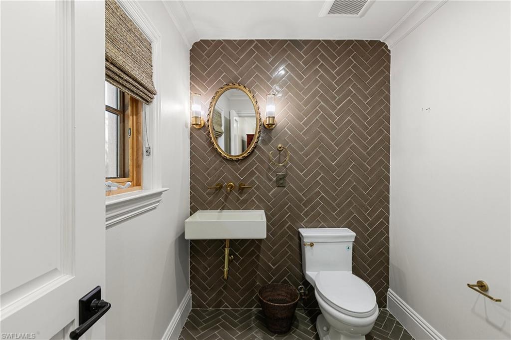 MARCO BEACH - Residential