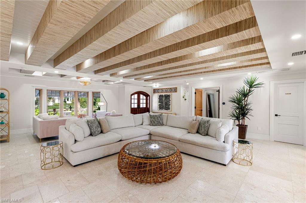 MARCO BEACH - Residential