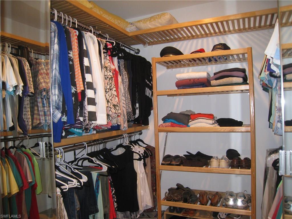 RIVERSIDE YACHT CLUB - Residential