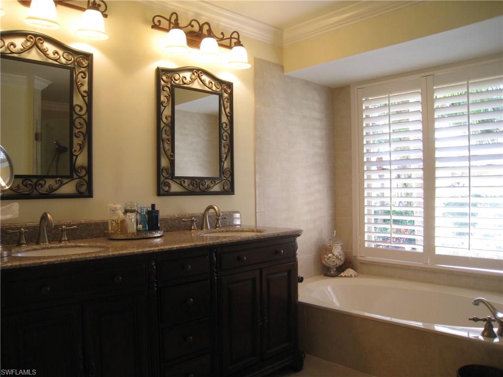 RIVERSIDE YACHT CLUB - Residential