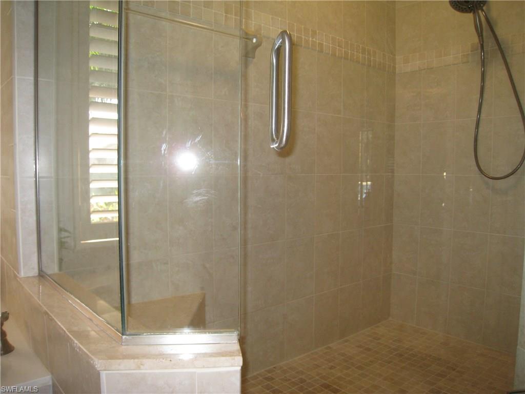 RIVERSIDE YACHT CLUB - Residential